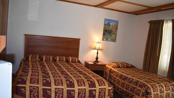 Quarto standard, várias camas | Berços (sobretaxa), camas extras/dobráveis (sobretaxa)