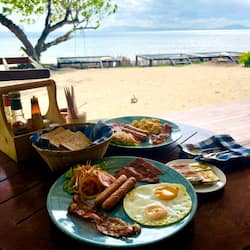 Café da manhã com buffet todos os dias (THB 350 por pessoa)