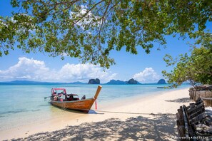 Front of property - Thapwarin Resort-Green Hotel (Ko Lanta)