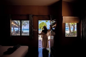 Beachfront Cottage | Minibar - Mayalay Resort-Green Hotel (Ko Lanta)