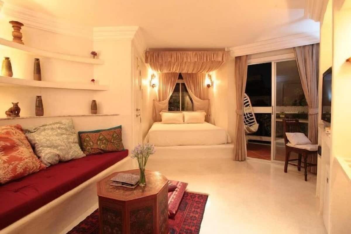 Minibar, värdeförvaringsskåp på rummet, gratis wi-fi och sängkläder