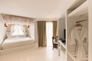Superior kamer (King size bed) | Een minibar, een kluis op de kamer, gratis wifi, beddengoed