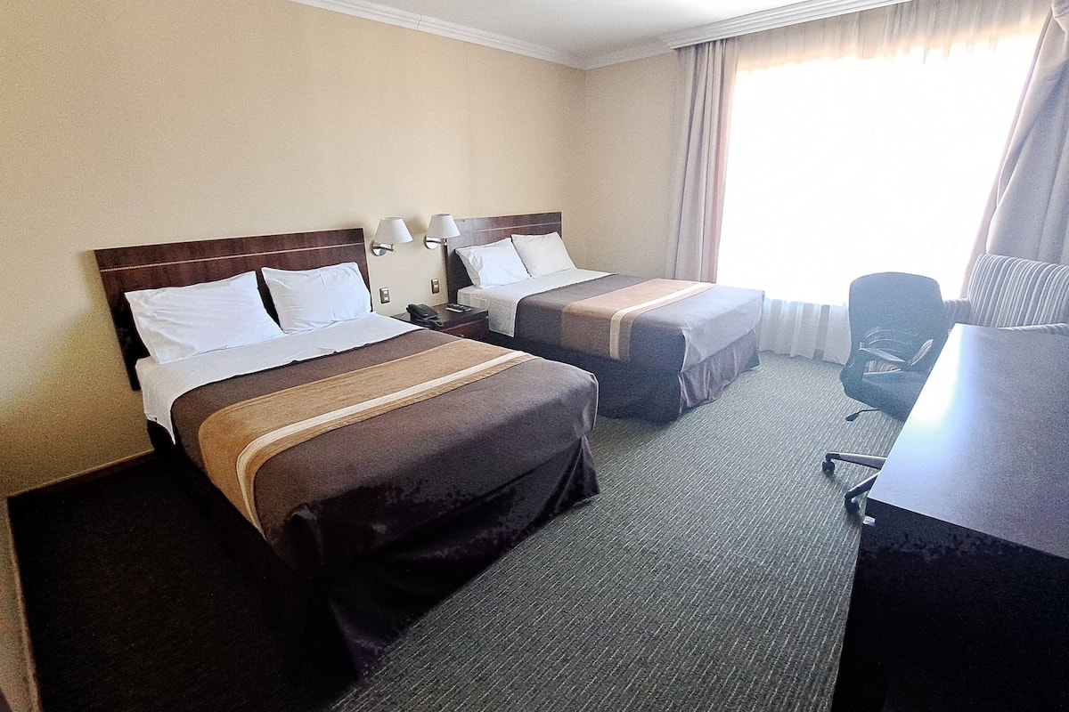 double room | 1 bedroom, minibar, in-room safe, desk