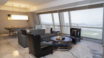 Free minibar, in-room safe, desk, blackout drapes