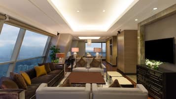 1 bedroom, free minibar, in-room safe, desk