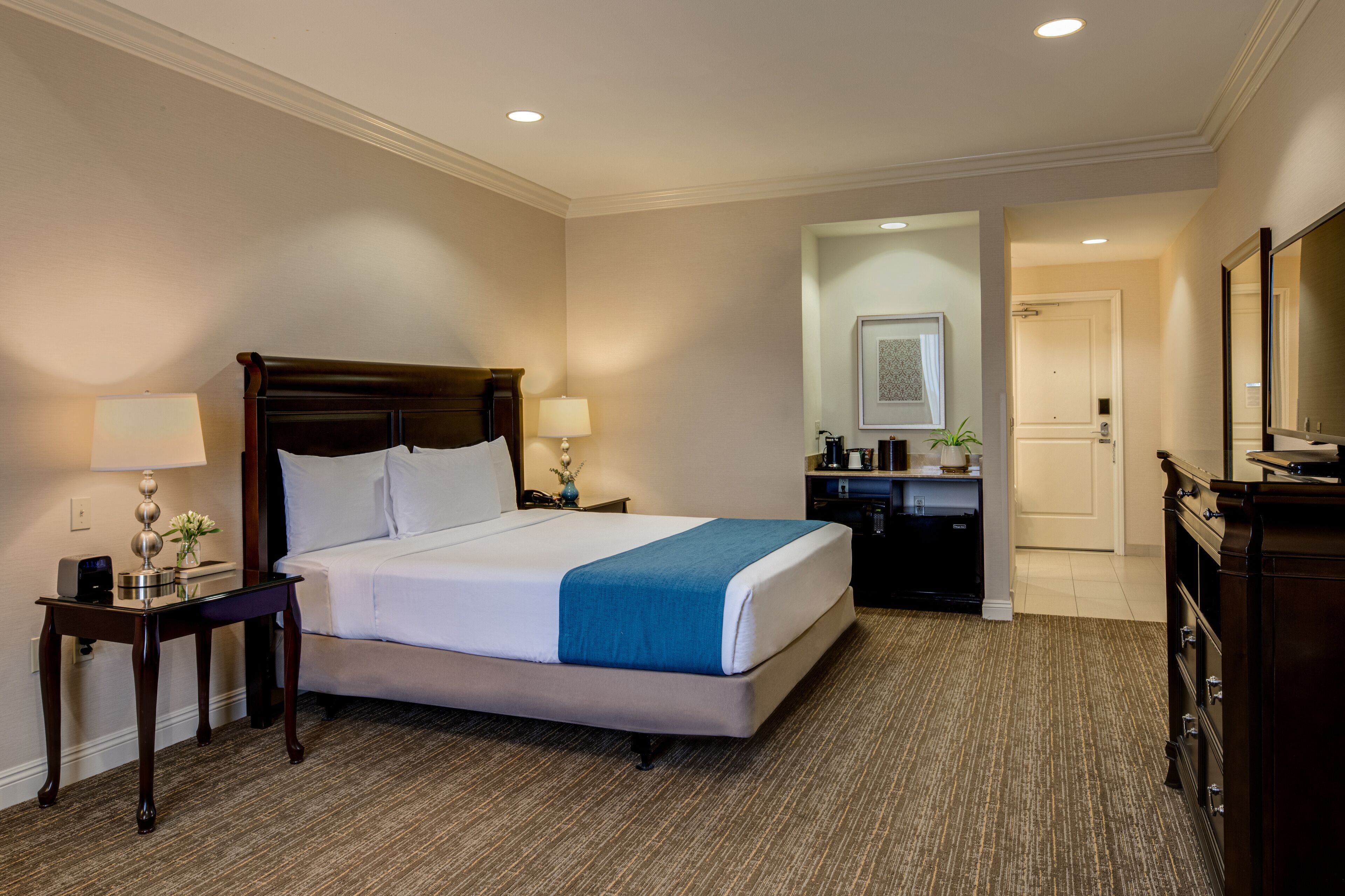 Studio Suite, 1 King Bed, Accessible