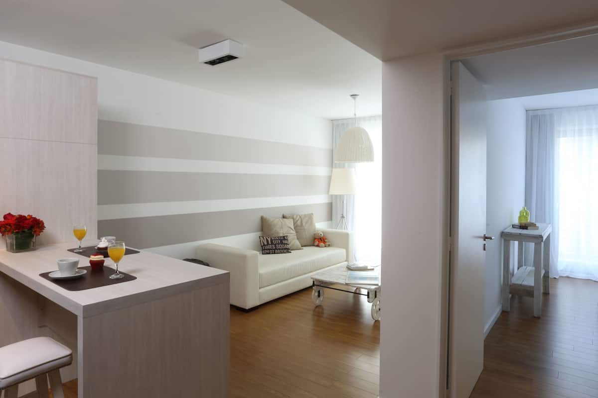 32-inch lcd tv with cable channels, tv