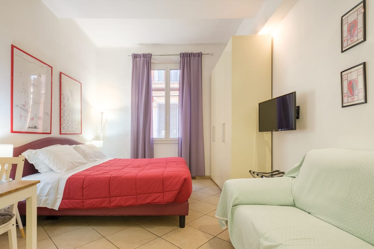 Studio | 1 bedroom, soundproofing, iron/ironing board, free WiFi