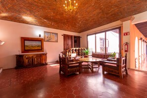 Flat-screen TV - Hosteria del Frayle (Guanajuato)