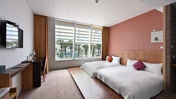 Elite Quadruple Room (Dawn City) | In-room safe, desk, free WiFi, bed sheets