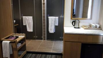 Classic Quadruple Room (Dawn City) | In-room safe, desk, free WiFi, bed sheets