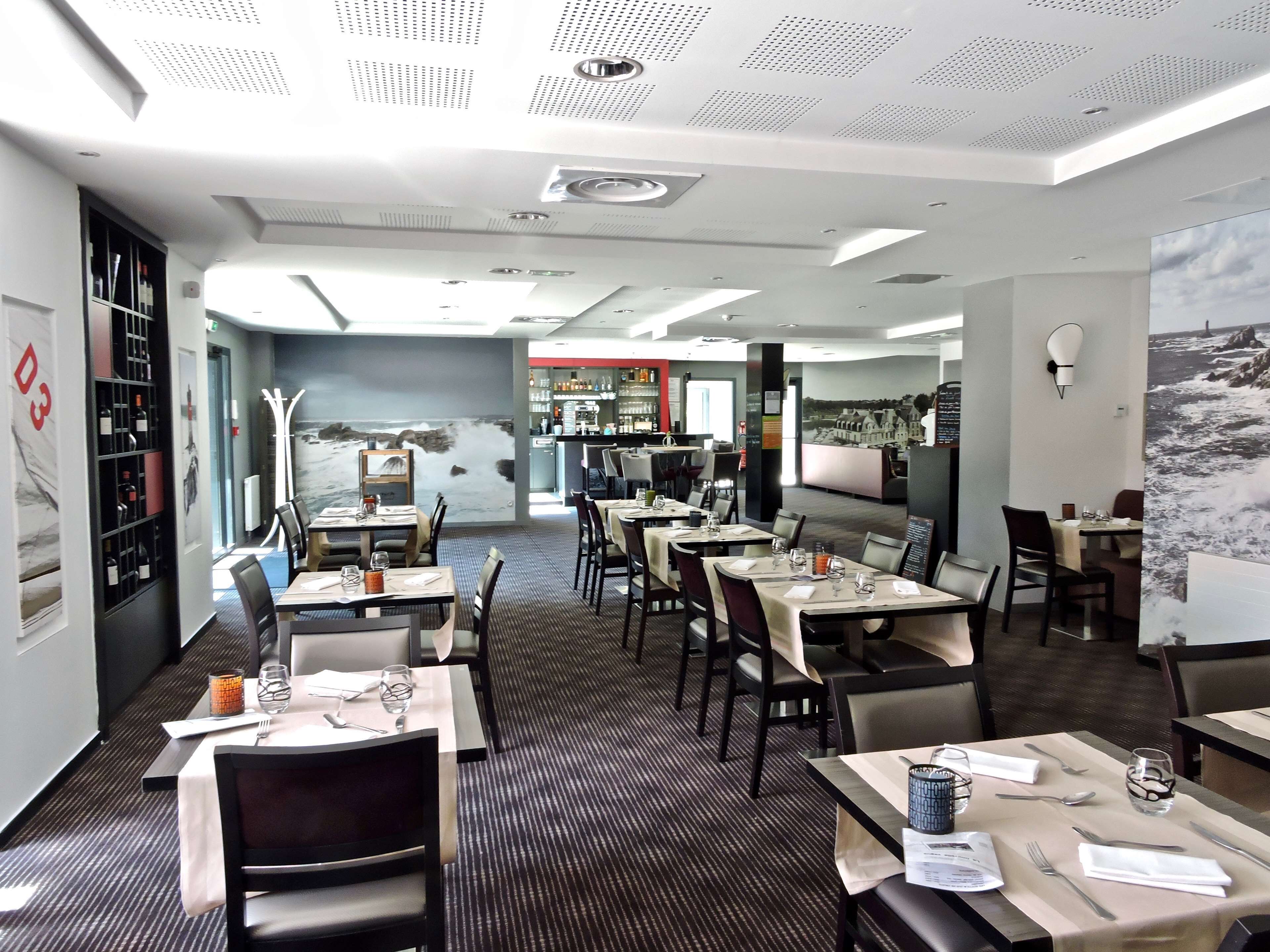 Petit déjeuner et déjeuner servis sur place, spécialités Cuisine locale