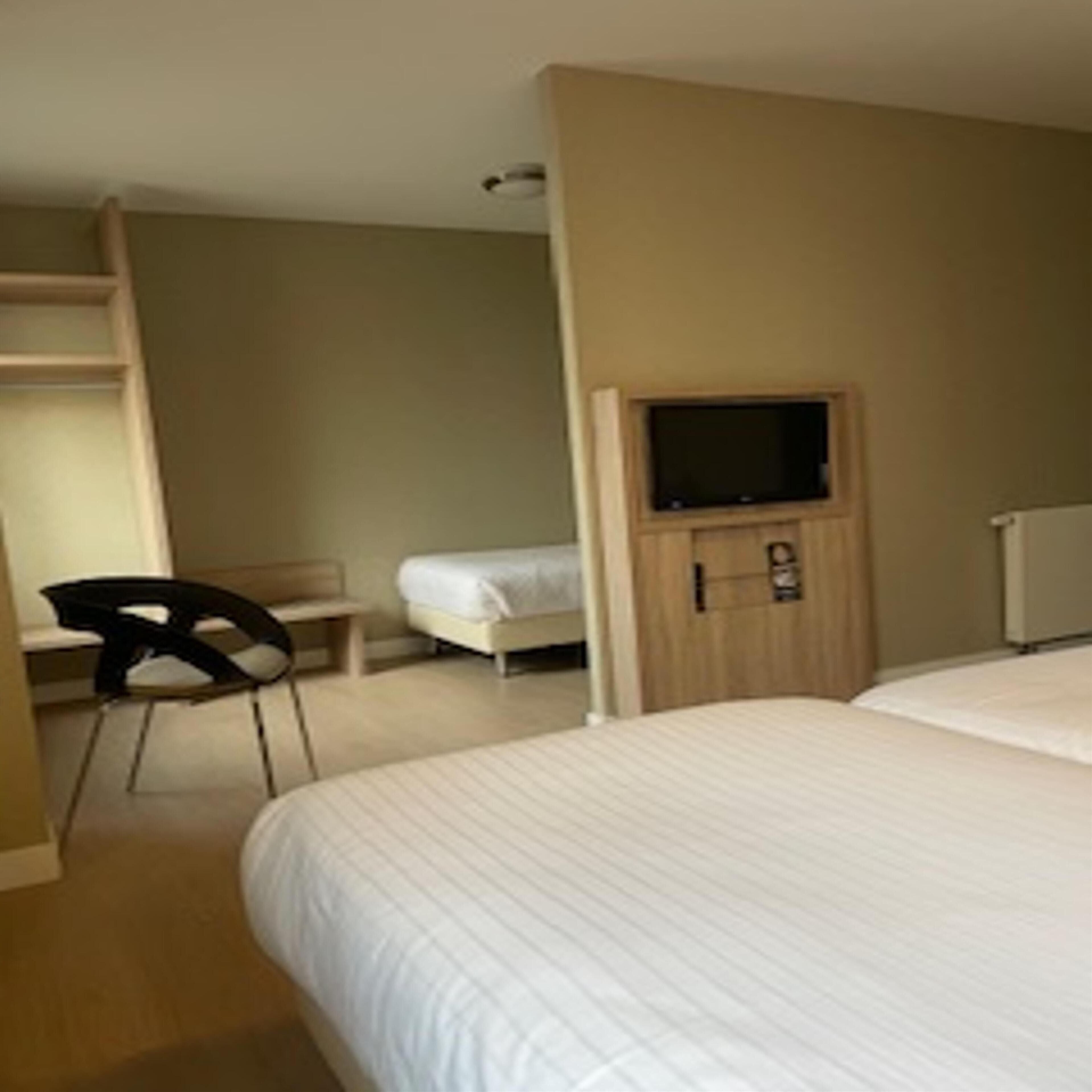Standard Room, 3 Single Beds