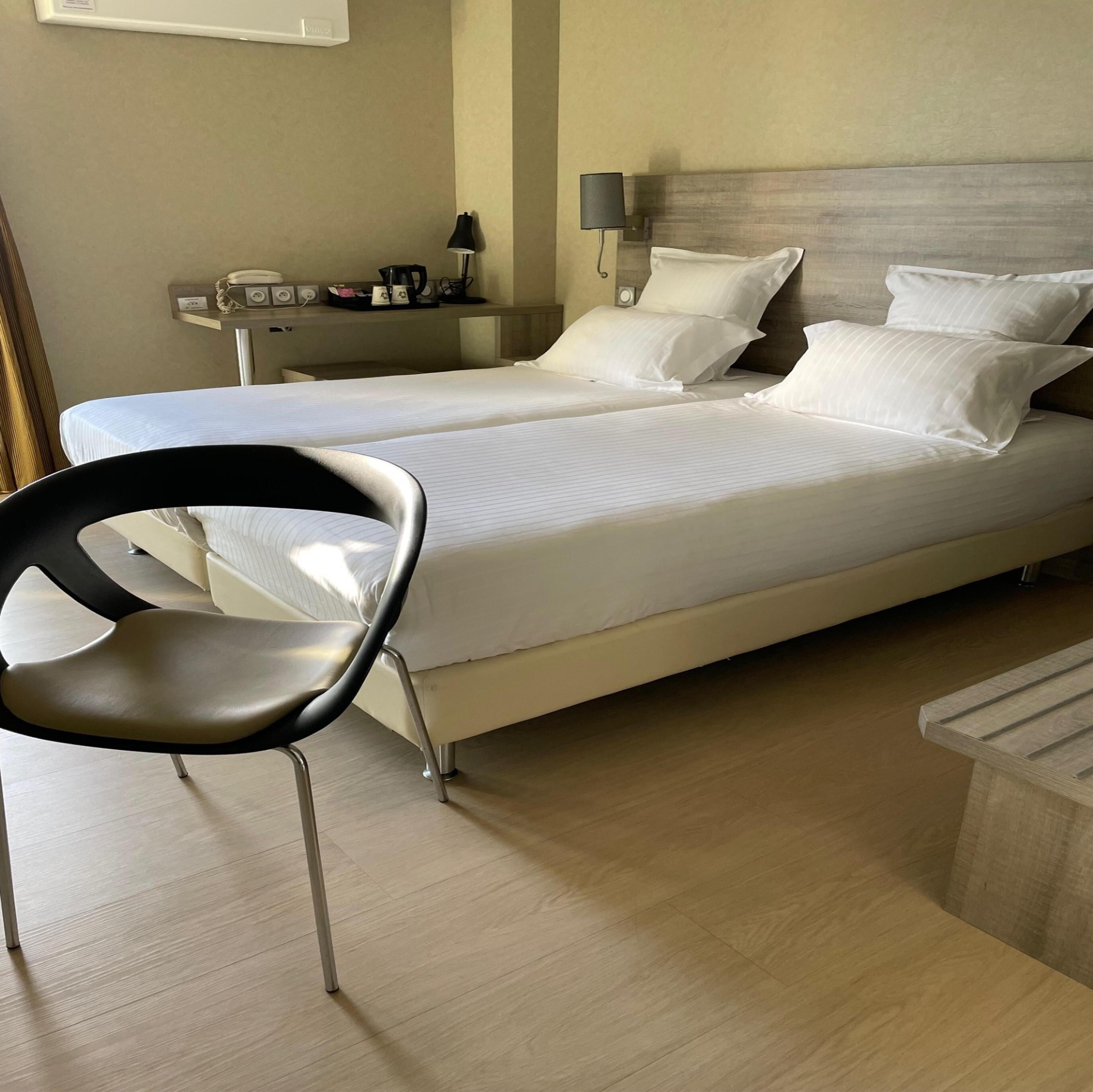 고급 침구, 방음 설비, 다리미/다리미판, 무료 유아용 침대