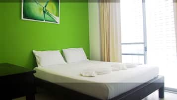 Quarto casal standard | Cofres nos quartos, escrivaninha, Wi-Fi de cortesia, roupa de cama