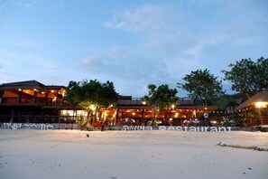 Dinner served  - Phi Phi Villa Resort (Ko Phi Phi)