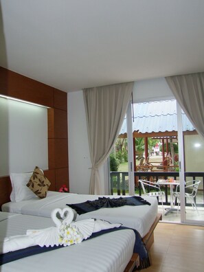 Superior Building Twin Bed | Széf a szobában és összecsukható ágy/pótágy (felár ellenében)