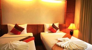 Superior Building Twin Bed | In-room safe, rollaway beds, free WiFi - Andaman Resort (Ko Phi Phi)