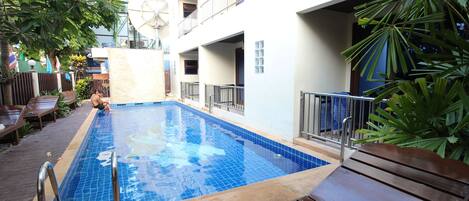 2 piscinas al aire libre