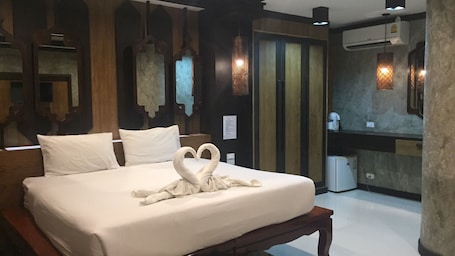 Deluxe Bungalow | 客房内保险箱、办公桌、免费 WiFi. 吉吉别墅酒店