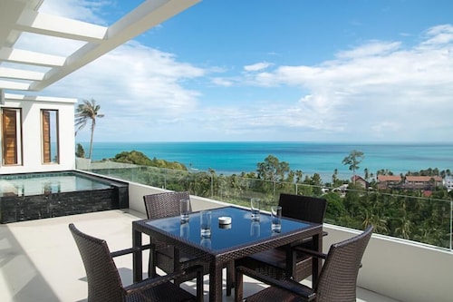 Tropical Sea View Residence