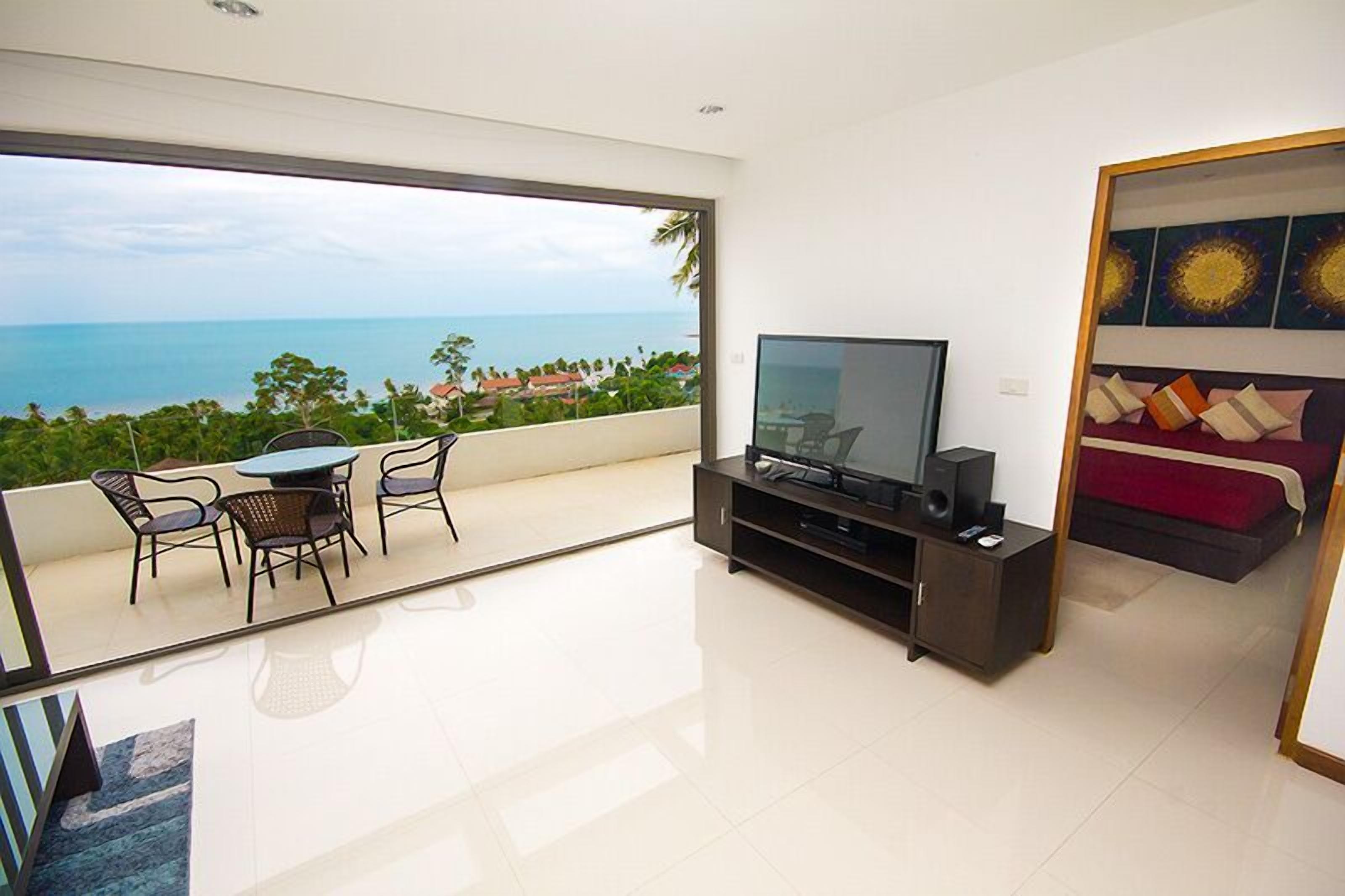 2 Bedrooms Executive Apartment | Living room | Plasma TV
