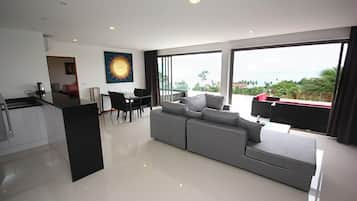 2 Bedrooms Penthouse Apartment | Living room | Plasma TV