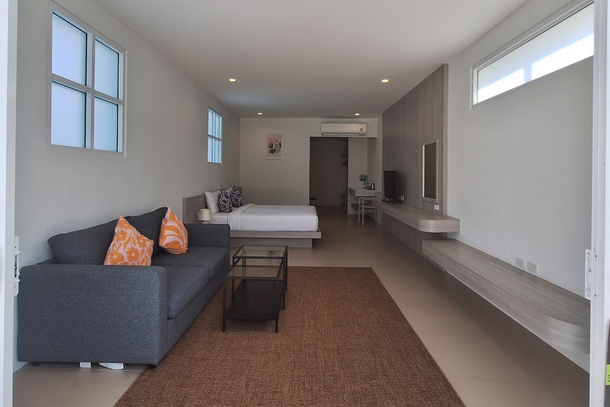 Seaview Penthouse | Una cassaforte in camera, una scrivania, Wi-Fi gratuito, lenzuola