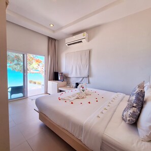 Superior Beachfront | In-room safe, desk, free WiFi, bed sheets - Baan Fah Resort (Koh Samui)