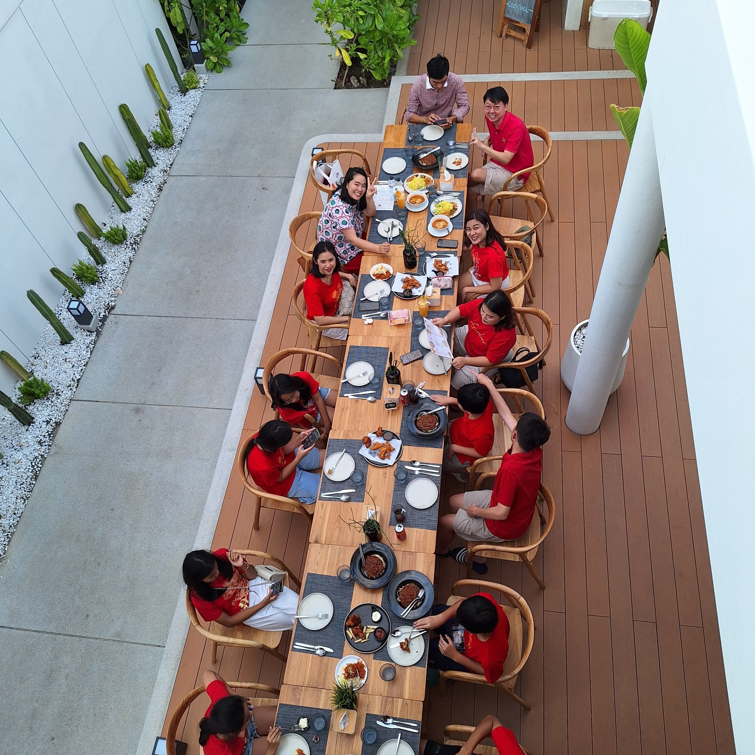 تناول الطعام بالخارج