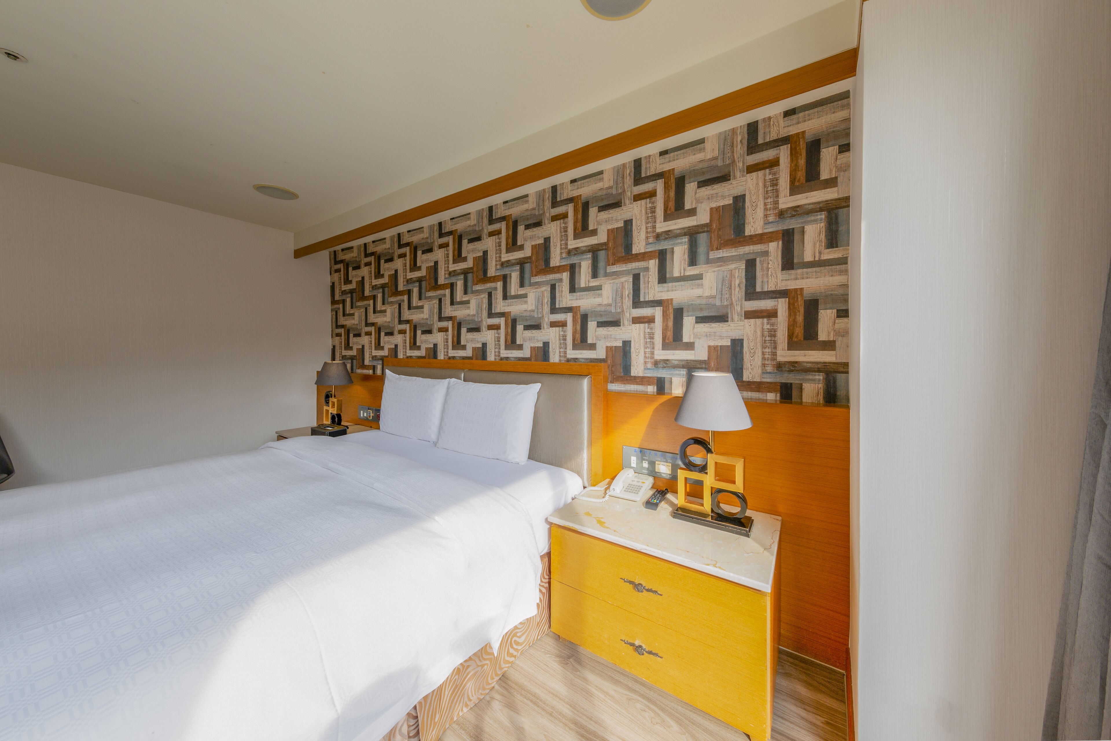 superior double room | down duvets, minibar, in-room safe, desk