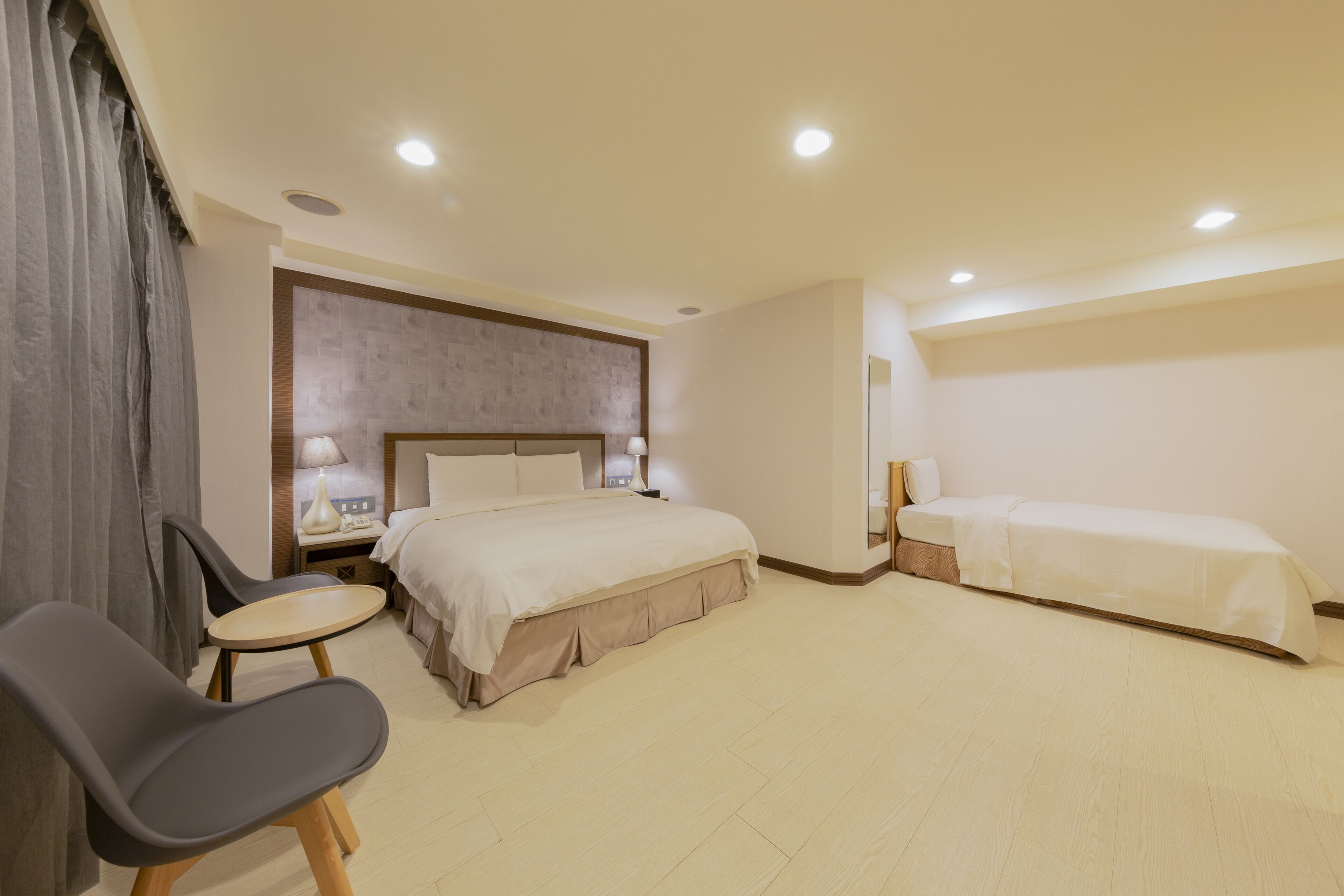 superior double room | down duvets, minibar, in-room safe, desk