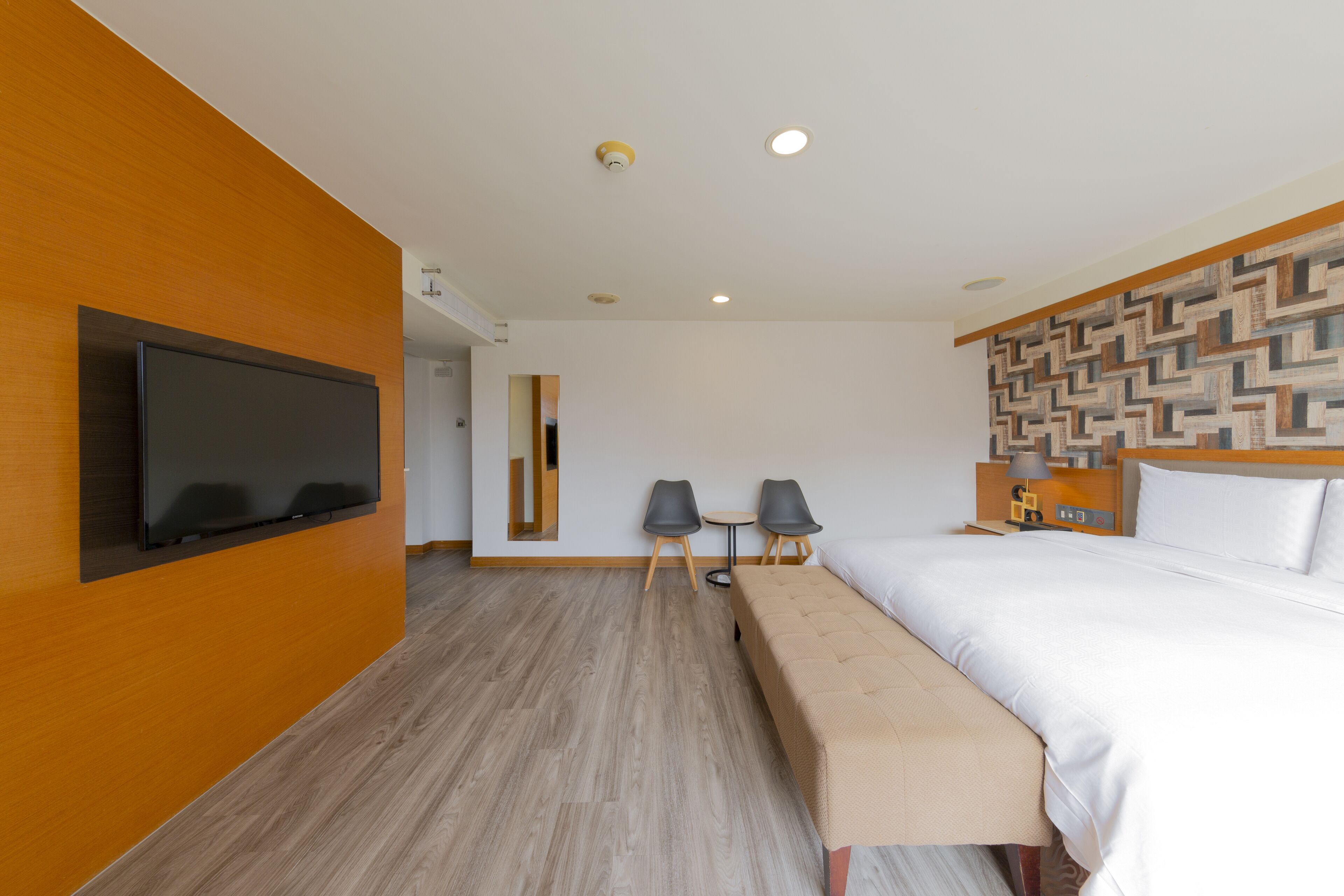 superior double room | down duvets, minibar, in-room safe, desk