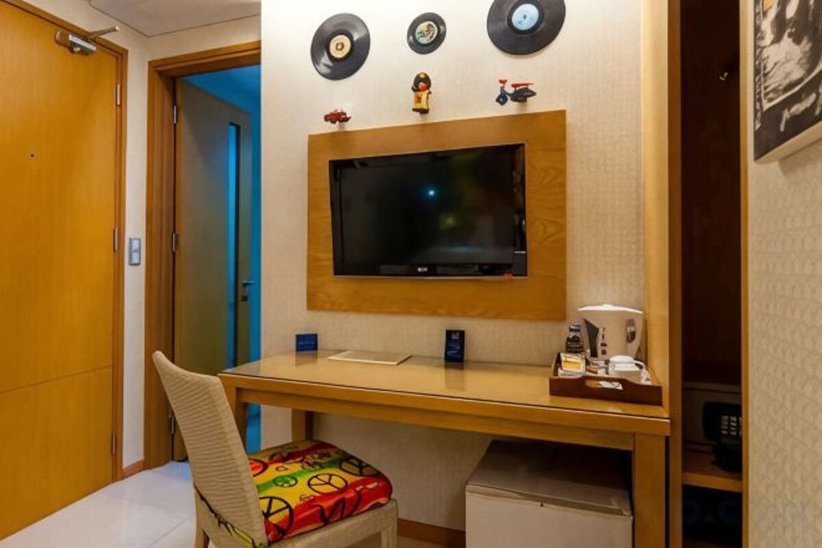 Business King Room