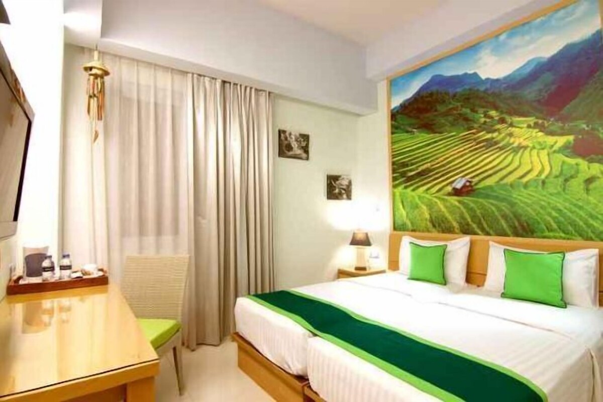 In-room safe, desk, iron/ironing board (on request), WiFi (free)