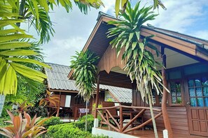 Bungalow – classic, 2 enkeltsenger | Skrivebord, blendingsgardiner, wi-fi (inkludert) og sengetøy