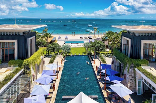 3 piscinas al aire libre, cabañas de piscina gratuitas, sombrillas