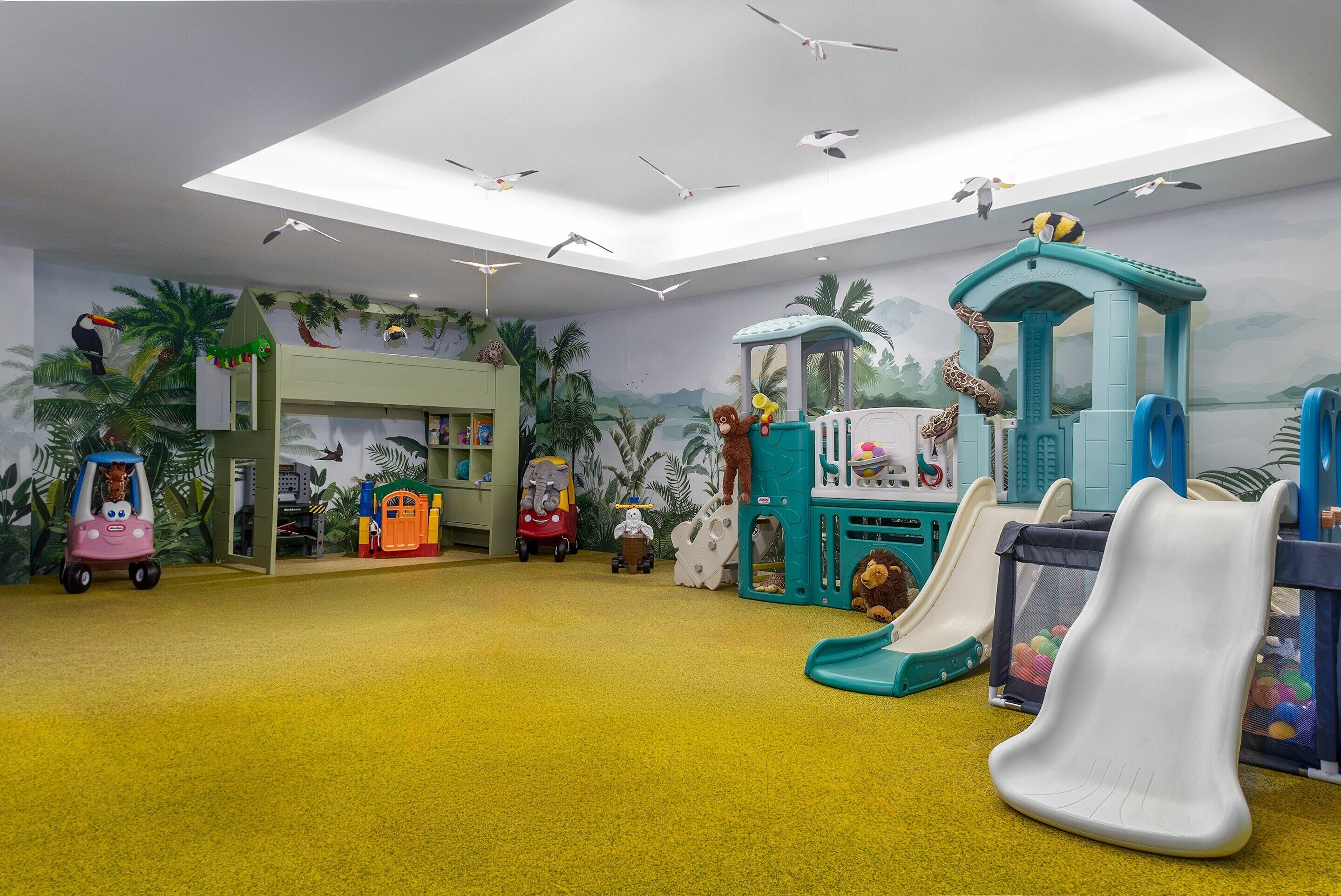 Área de juegos infantiles techada