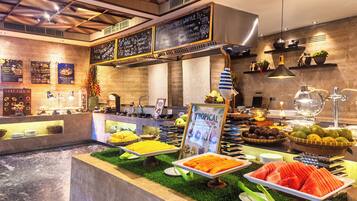 Sarapan bufet setiap hari dengan fi