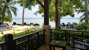 Terrace/patio - Grand Manita Beach Resort (Koh Samui)