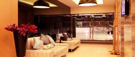 المنشأة من الداخل