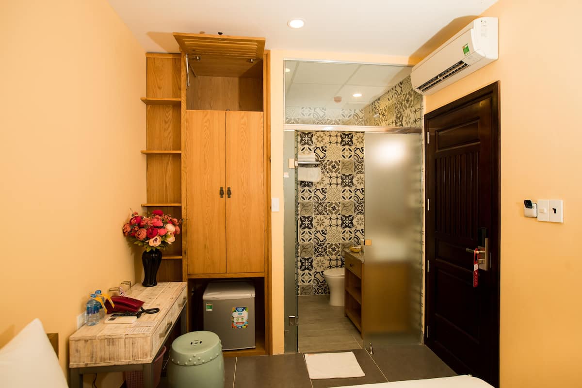 Standard Double Room | 1 bedroom, premium bedding, minibar, in-room safe