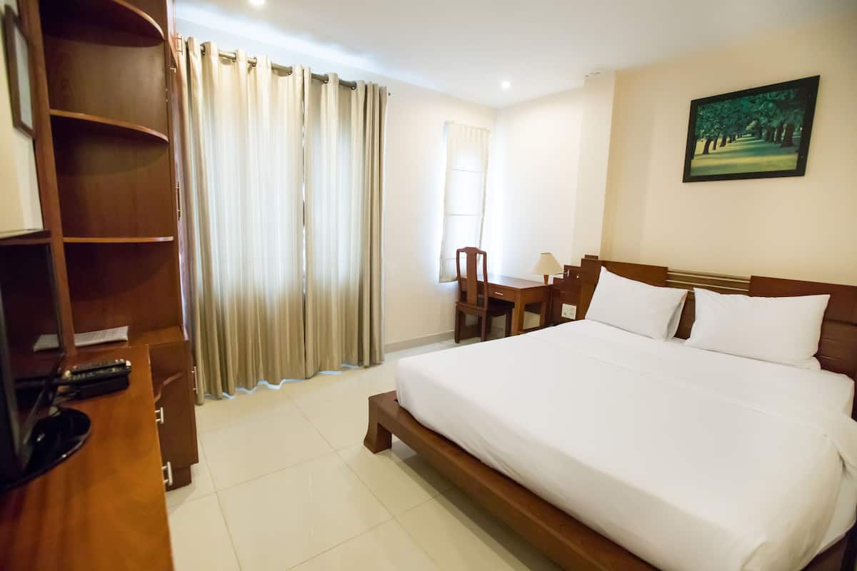 Superior Double Room | 1 bedroom, premium bedding, minibar, in-room safe