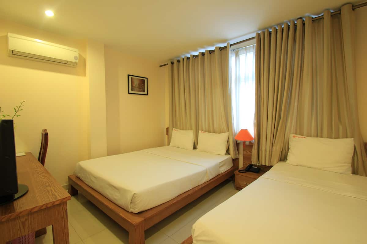1 bedroom, premium bedding, minibar, in-room safe