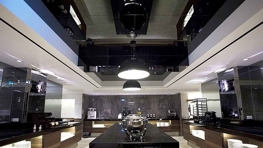 Royal Group Hotel Ho Yi Branch