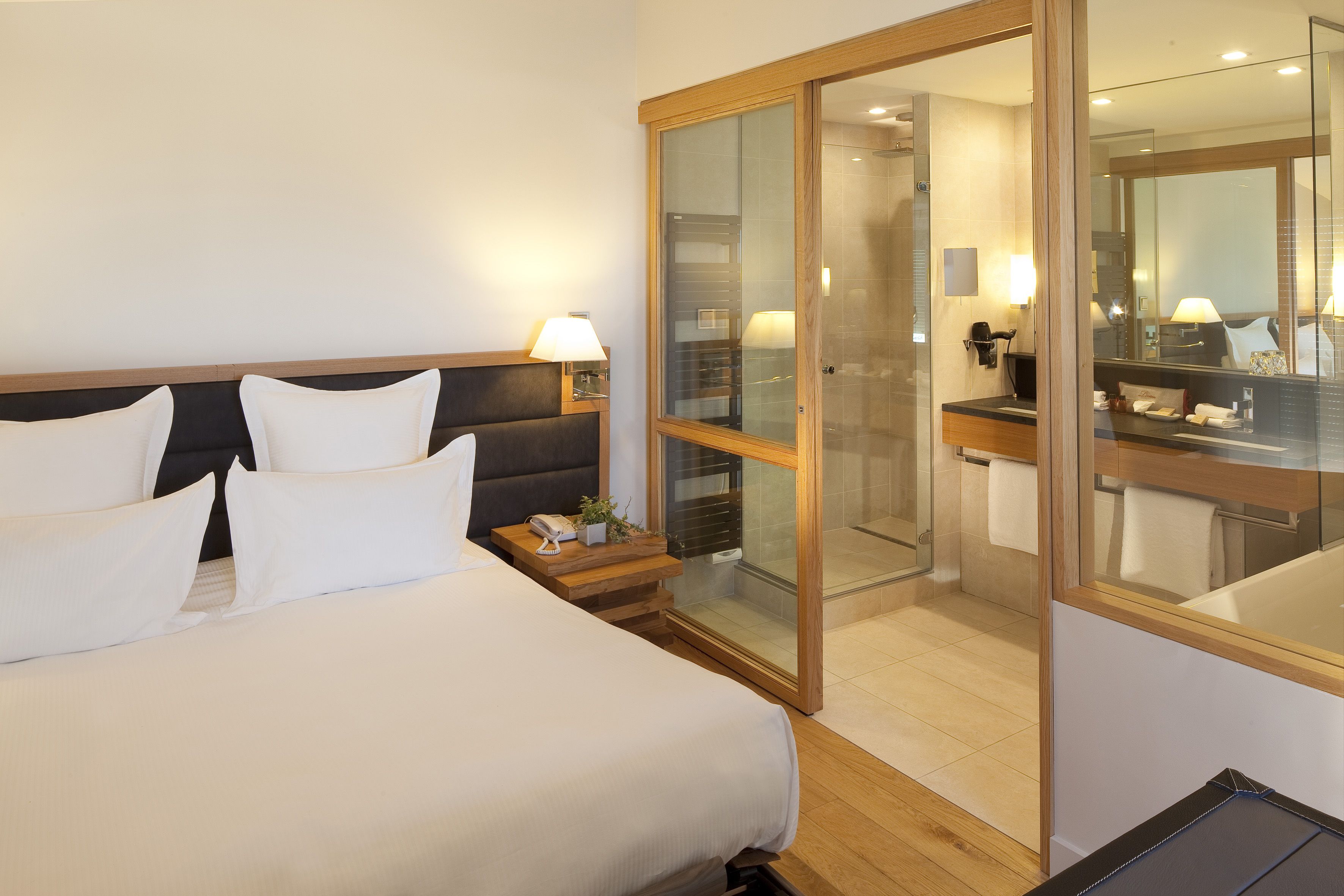 superior double room, sea view | minibar, desk, blackout curtains, soundproofing