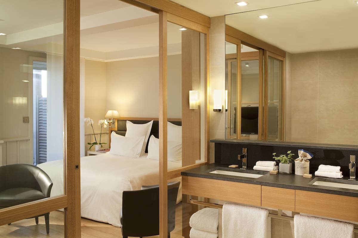 family suite, terrace, sea view | bathroom | hair dryer, bathrobes, towels