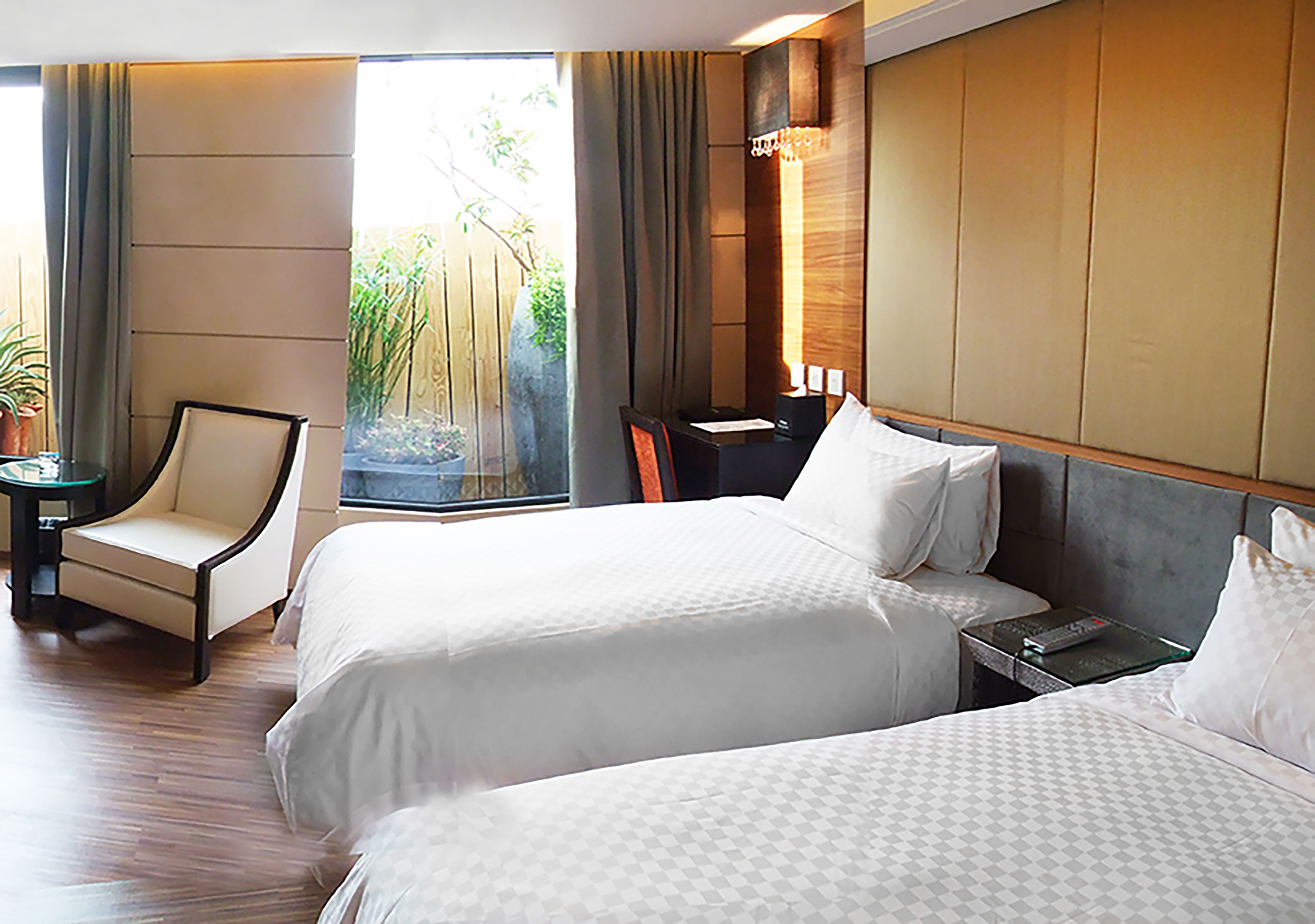 Phòng 4 | Minibar, két bảo mật tại phòng, bàn, màn/rèm cản sáng 