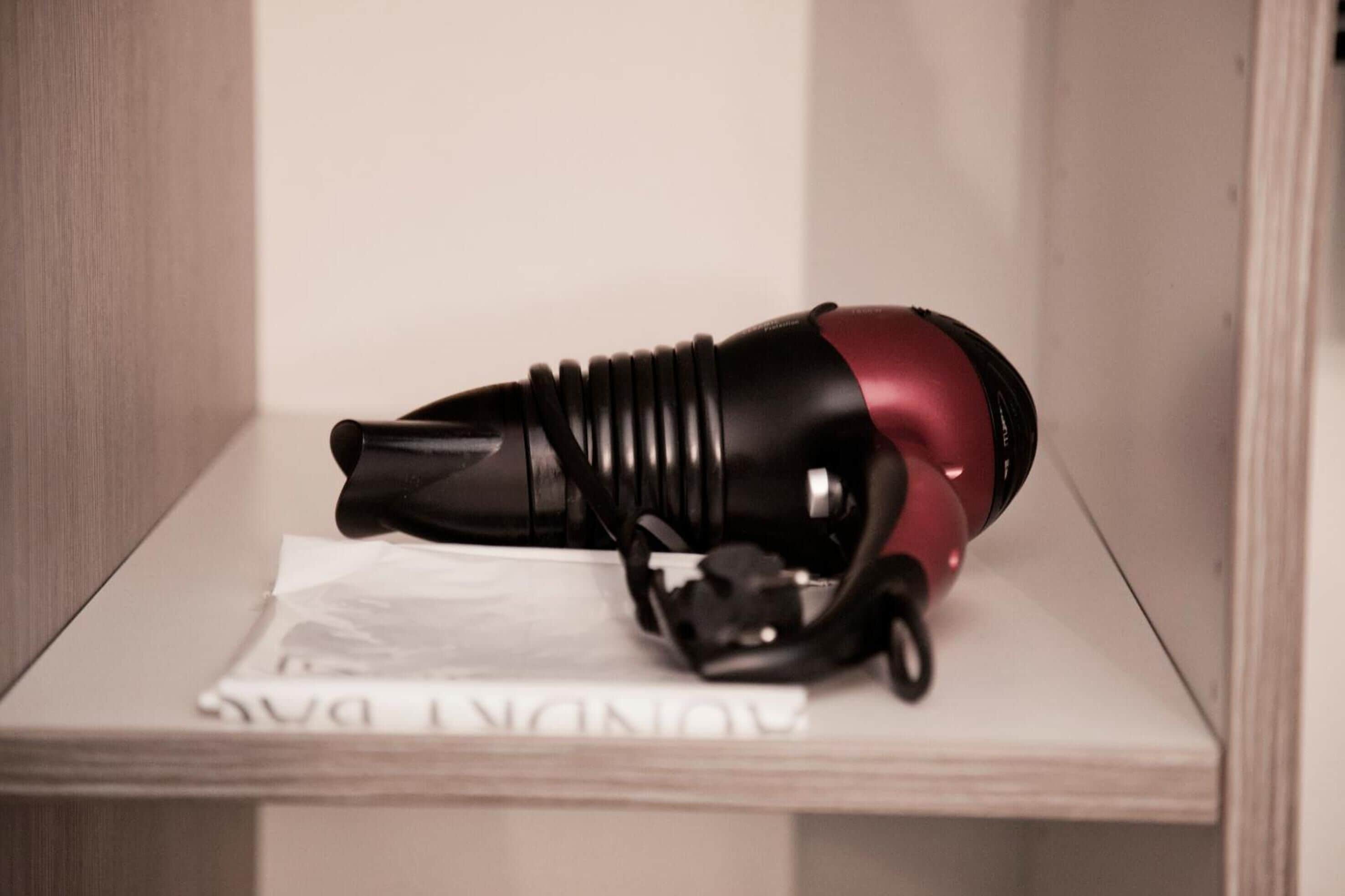 premium bedding, pillow-top beds, minibar, in-room safe