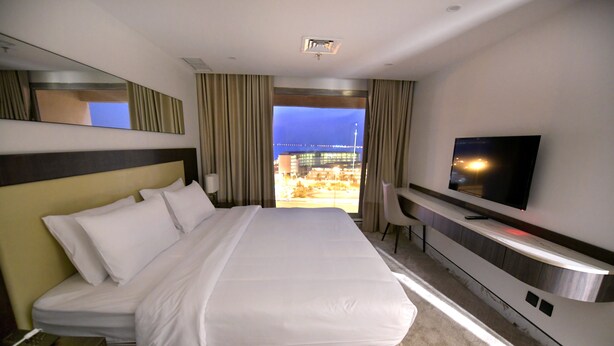 Superior Double Room | Minibar, in-room safe, desk, iron/ironing board (on request) - Carlton Tower Hotel Kuwait (Kuwait City)